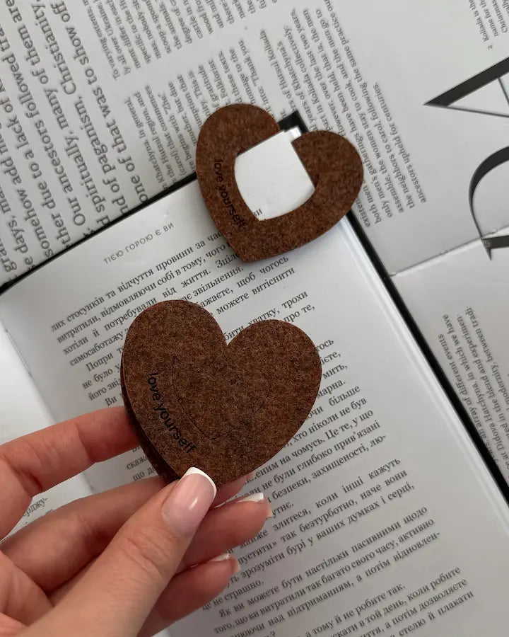 Закладки для книжок з еко-фетру, шоколадного кольору